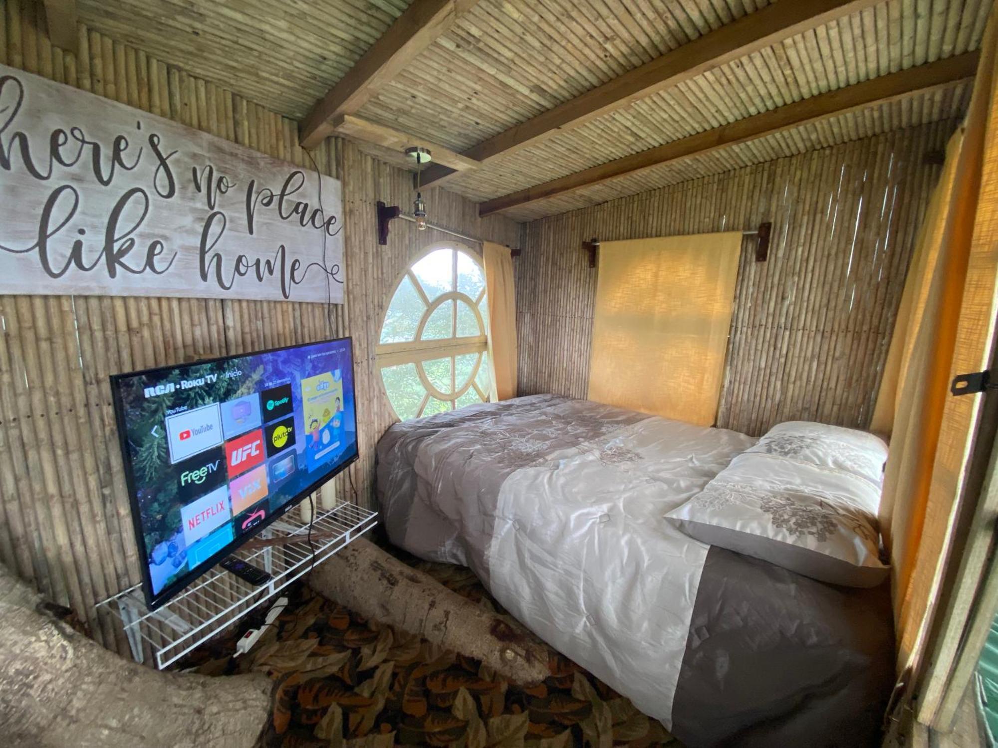 Casa Del Arbol Feel Good Campsite *